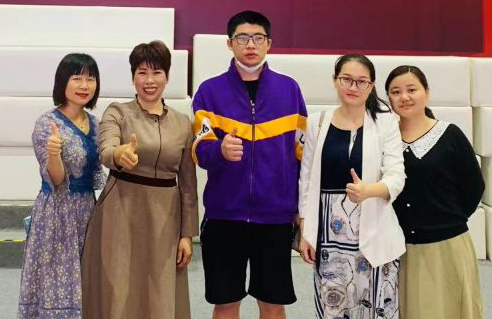 亞克力家具腳定做凱力克是專(zhuān)業(yè)的